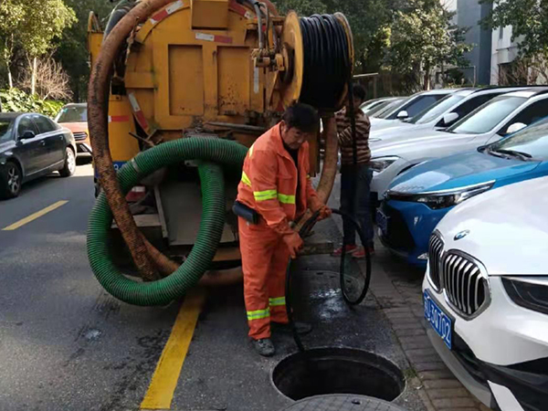 花溪排污管道清淤